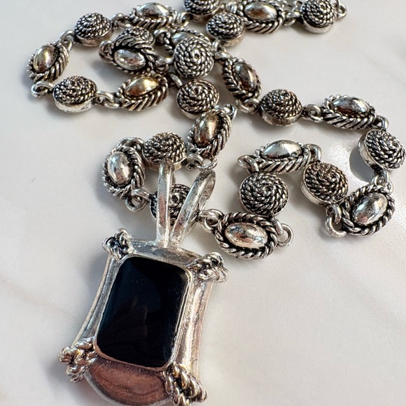 VTG Avon Textured Chain Necklace Set Black Pendant Removable Silver 2003 NIB 129 - Picture 6 of 15